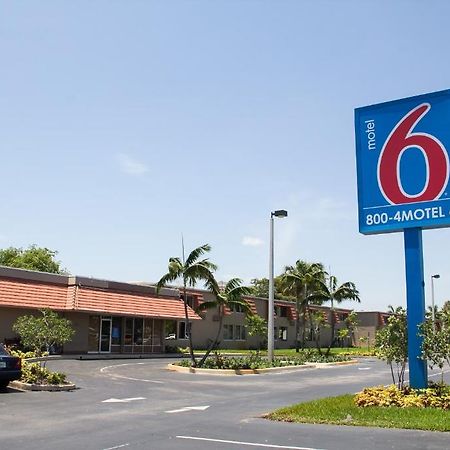 Motel 6-Miami, Fl Doral Ngoại thất bức ảnh