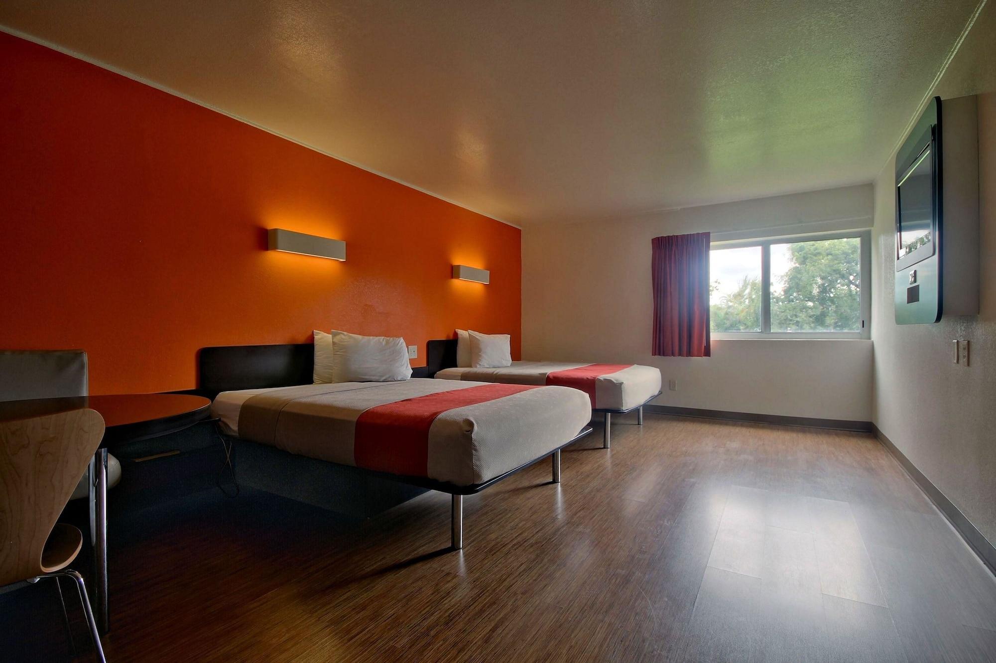 Motel 6-Miami, Fl Doral Ngoại thất bức ảnh