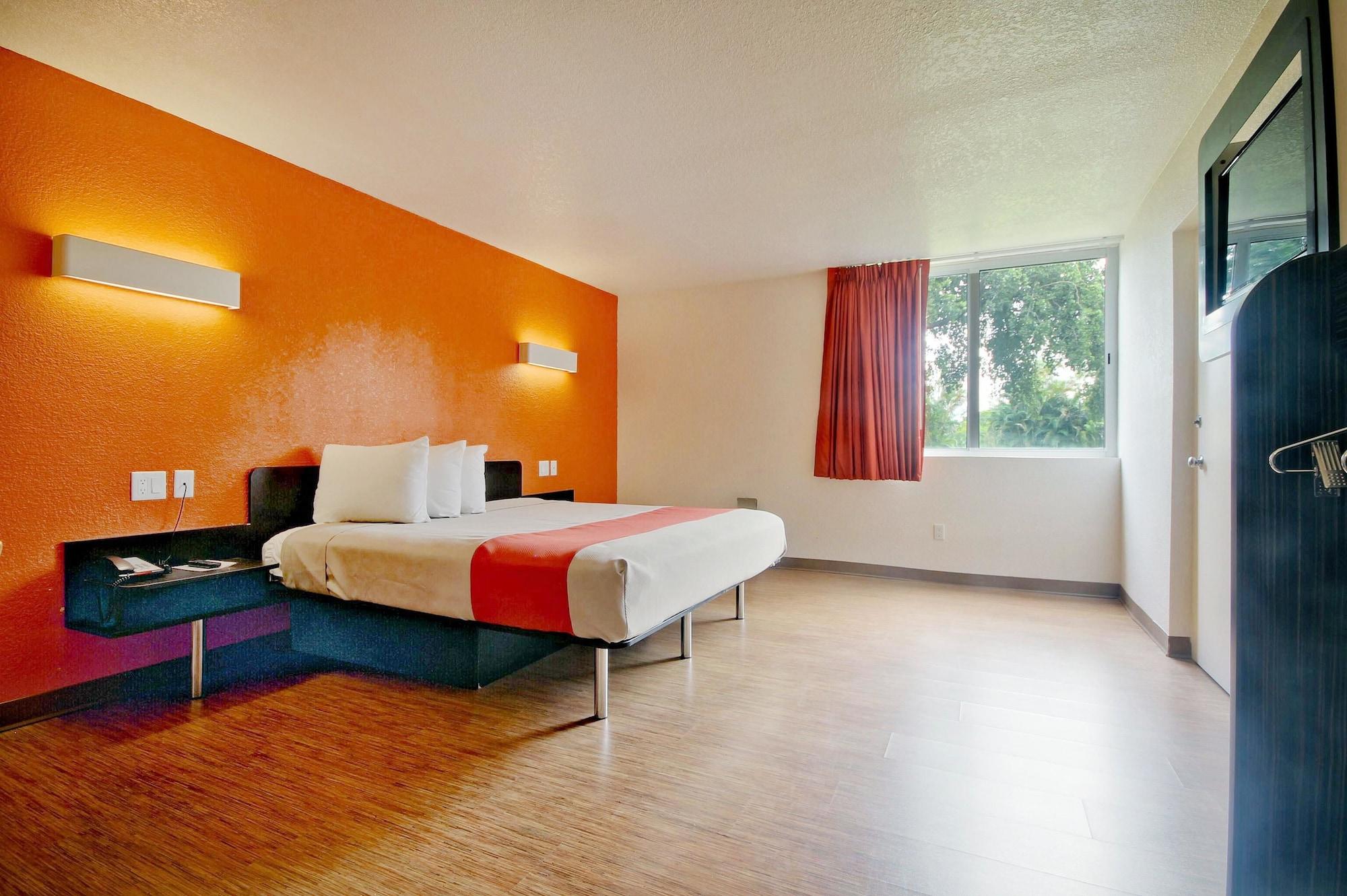 Motel 6-Miami, Fl Doral Ngoại thất bức ảnh